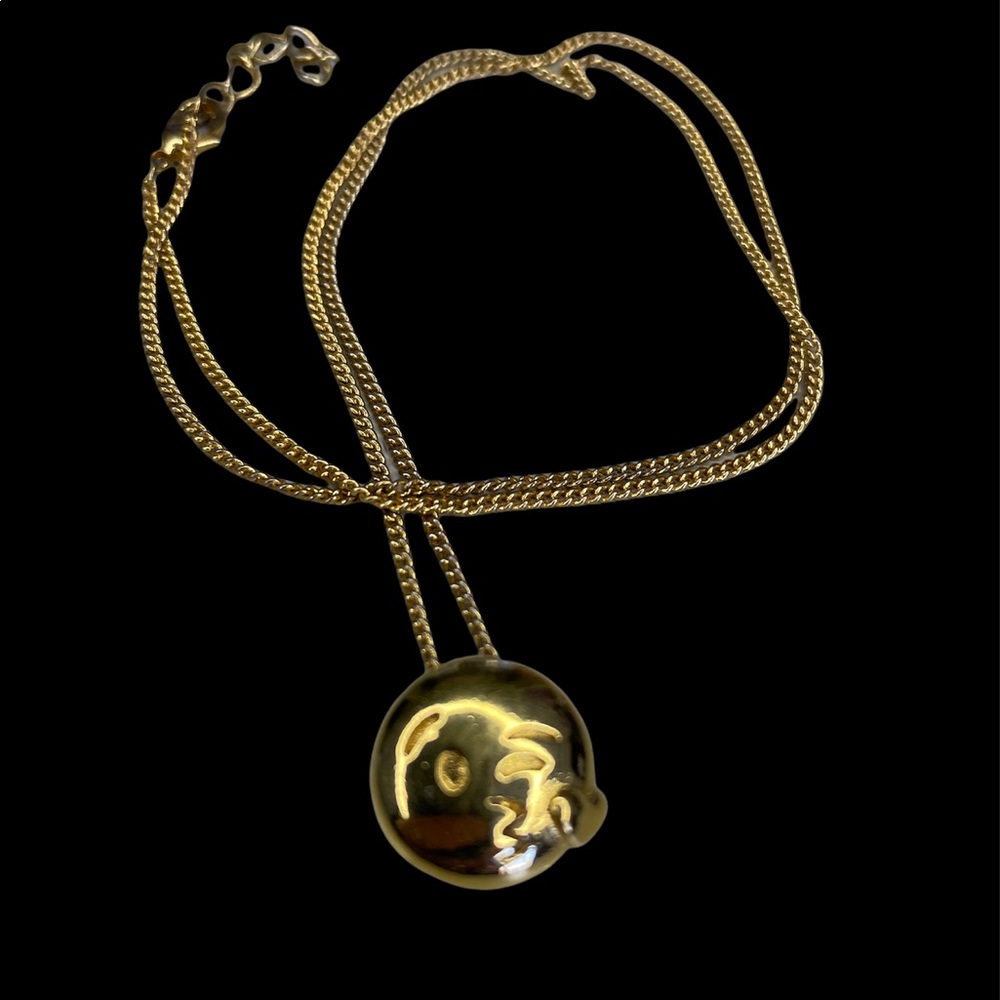 Kiss face Emoji necklace gold plated 18-20”adorable